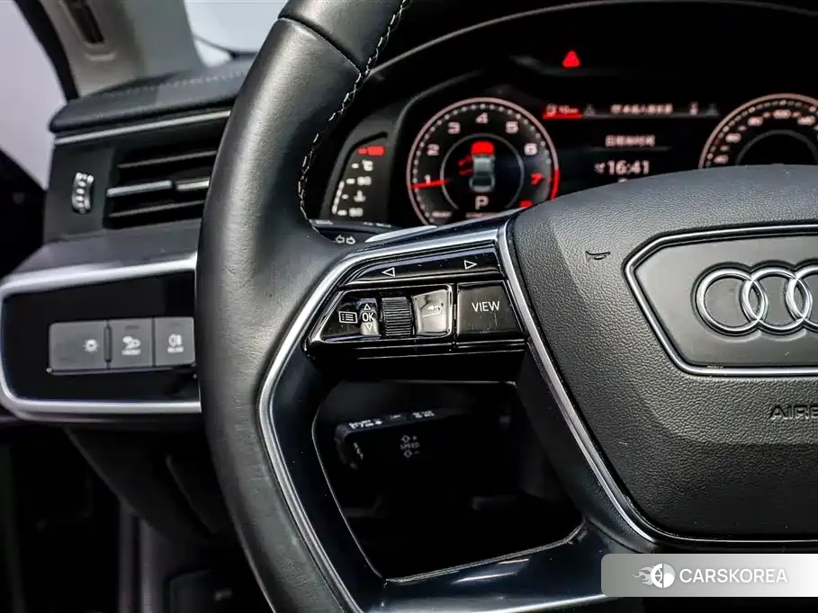 Audi A7L id 4601169 из Китая 16
