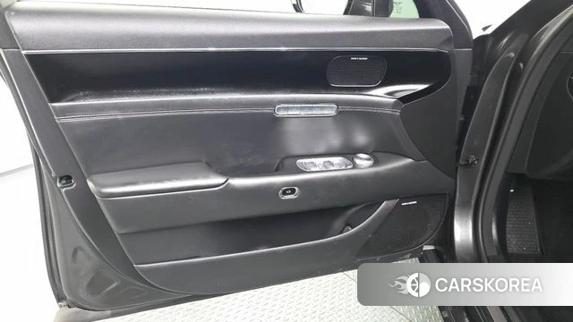 Genesis G90 (RS4) id 4749504 из Кореи 16