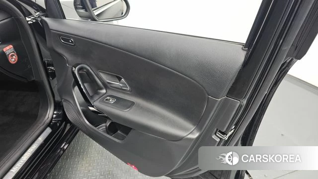 Mercedes-Benz A-Class W177 id 4496176 из Кореи 16