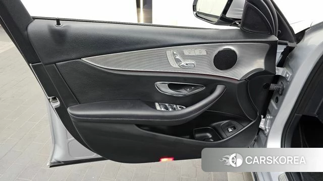 Mercedes-Benz E-Class W213 id 4713432 из Кореи 16