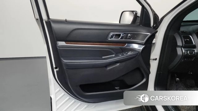 Ford Explorer id 4310998 из Кореи 16