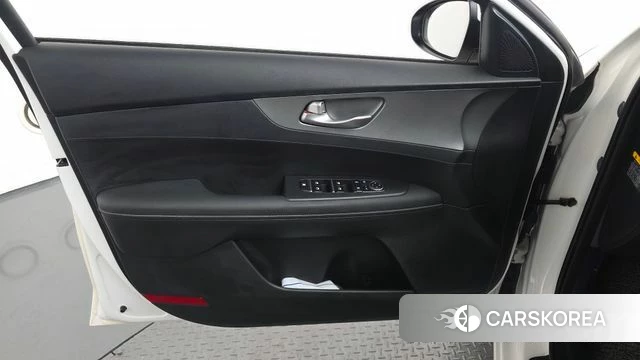 Kia Come New K3 id 4551384 из Кореи 16