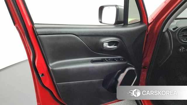 Jeep Renegade id 4429606 из Кореи 16