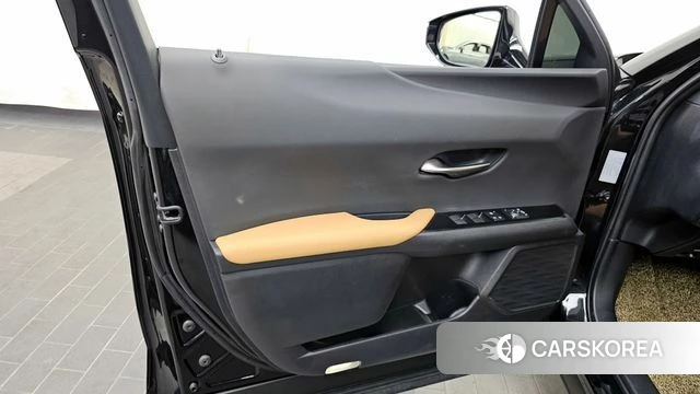 Lexus UX250h id 4308681 из Кореи 16