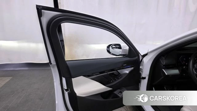 BMW 5 Series (G60) id 4280317 из Кореи 16
