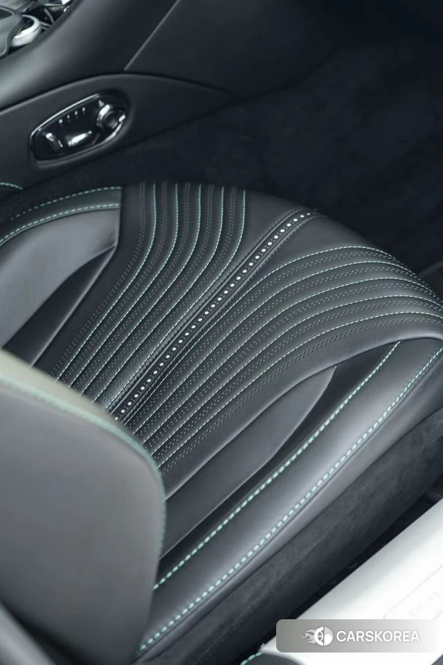 Aston Martin DB11 id 4238952 из Китая 16