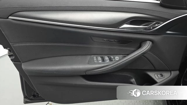 BMW 5 Series (G30) id 4675861 из Кореи 16