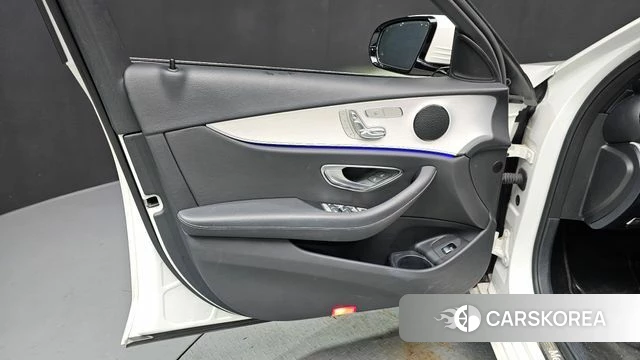 Mercedes-Benz E-Class W213 id 4187510 из Кореи 16