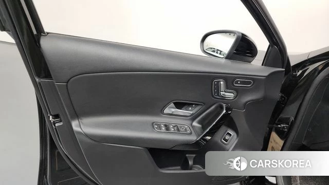 Mercedes-Benz A-Class W177 id 4304499 из Кореи 16