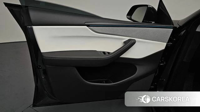 Tesla Model Y id 4279594 из Кореи 16