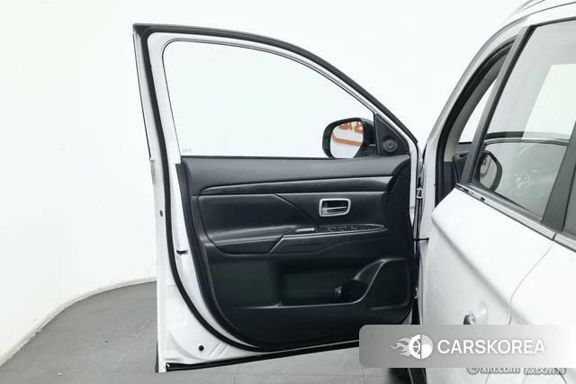 Mitsubishi  Outlander id 4210212 из Китая 16