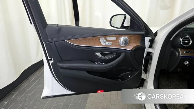 Mercedes-Benz E-Class W213 id 4245293 из Кореи 16