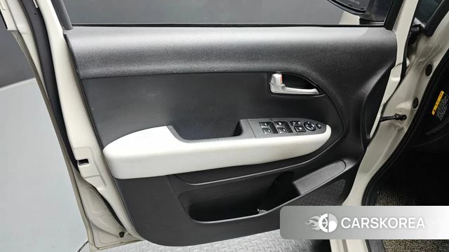 Kia The New Kia Ray EV id 4499851 из Кореи 15