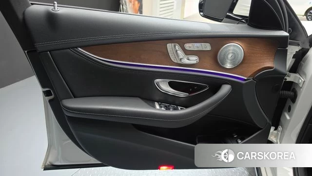 Mercedes-Benz E-Class W213 id 4294590 из Кореи 16