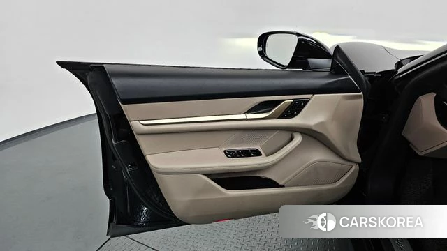 Porsche Taycan id 4369891 из Кореи 16