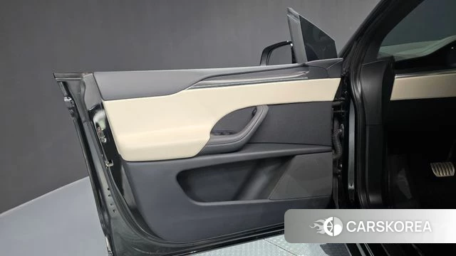 Tesla Model X id 4696341 из Кореи 16