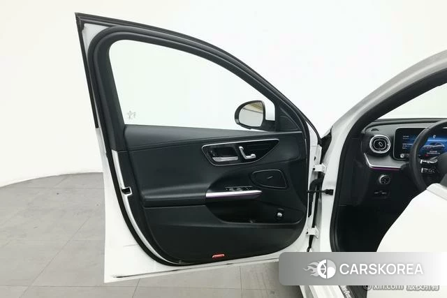 Mercedes-Benz Class C id 4328926 из Китая 16