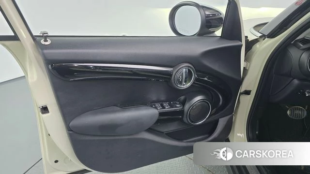Mini Cooper S id 4519556 из Кореи 16