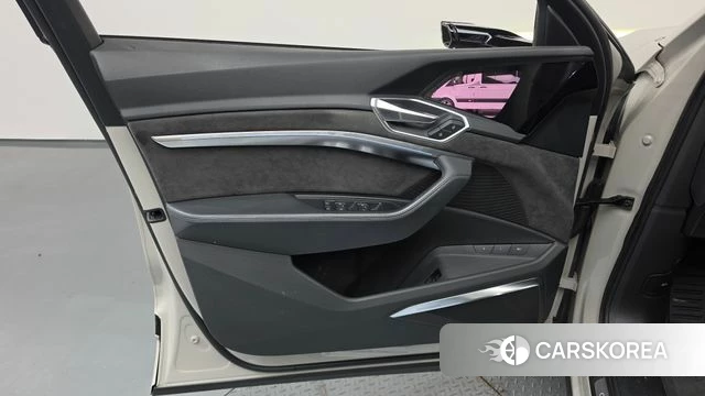 Audi e-Tron id 4736922 из Кореи 16