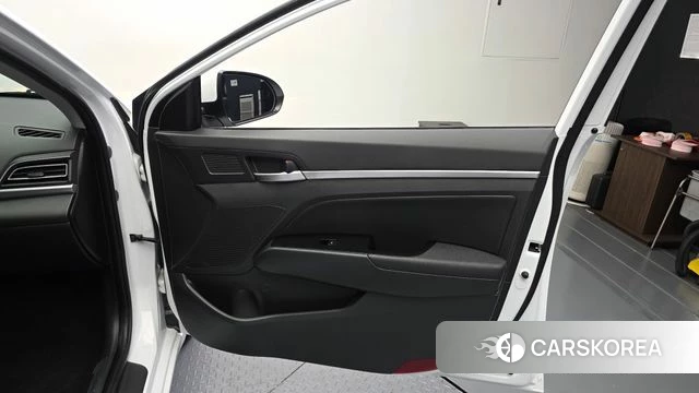 Hyundai The New Avante AD id 4557581 из Кореи 16