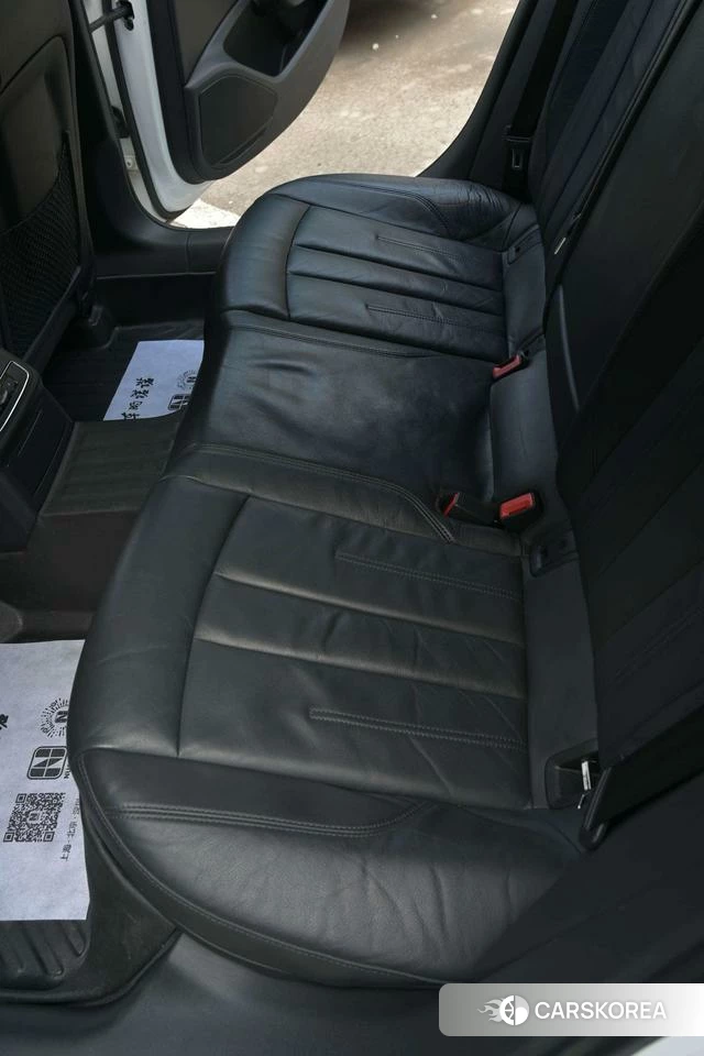 Audi A4L id 4240246 из Китая 16