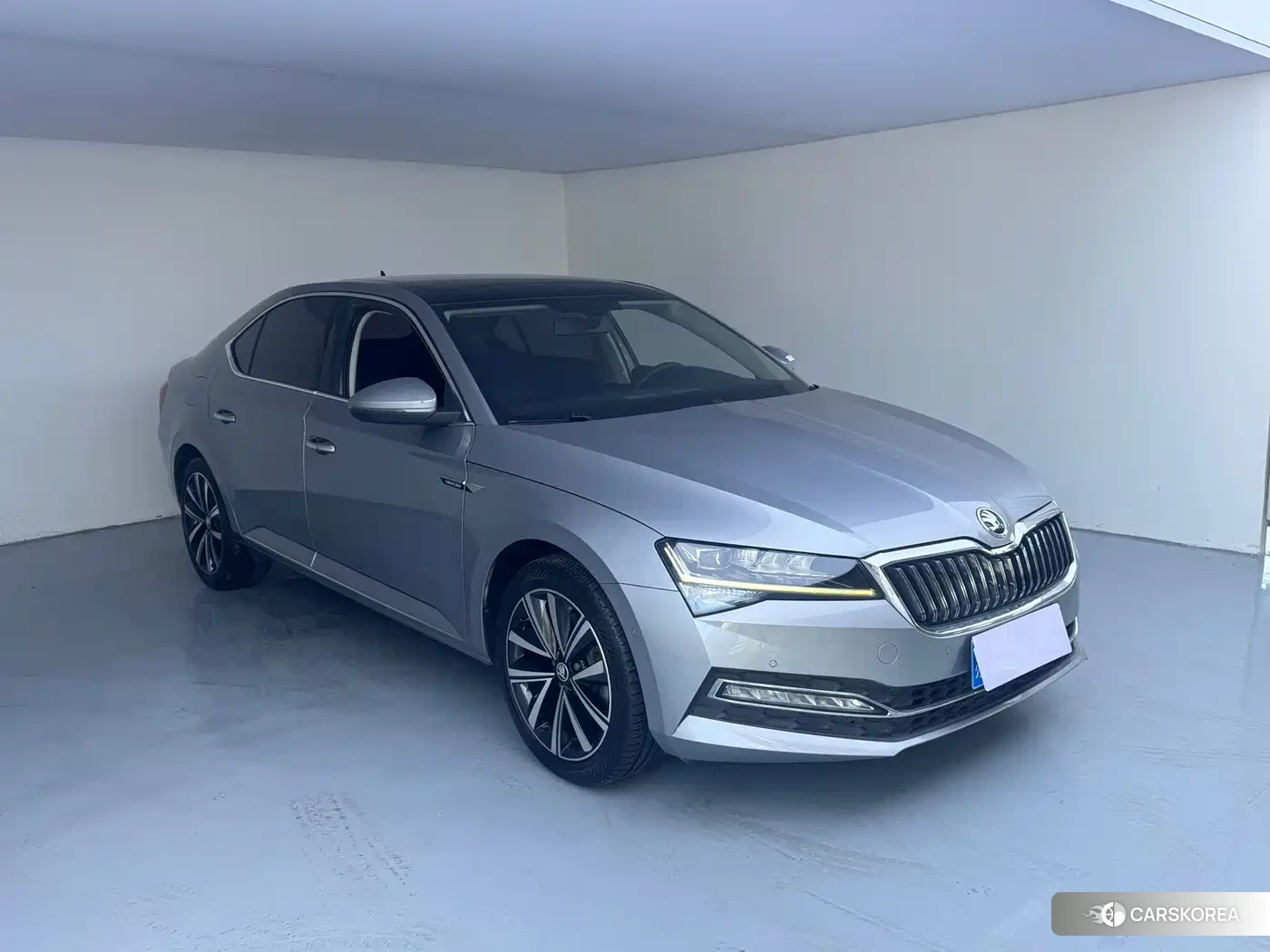 Skoda Superb id 4685929 из Китая 16