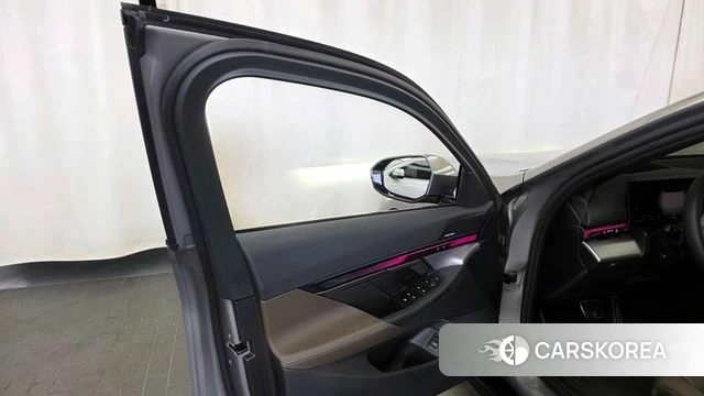 BMW 5 Series (G60) id 4279848 из Кореи 16