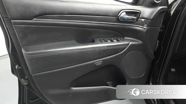 Jeep Grand Cherokee id 4445362 из Кореи 16