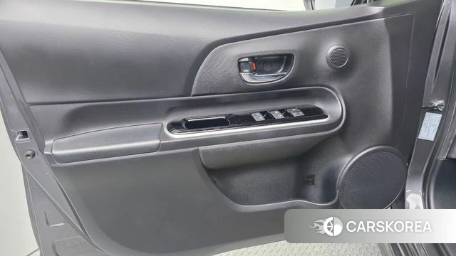 Toyota Prius C id 4402561 из Кореи 16