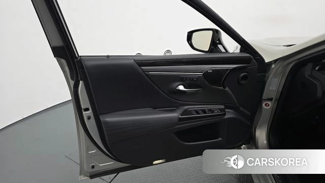 Lexus ES300h 7th generation id 4525591 из Кореи 16