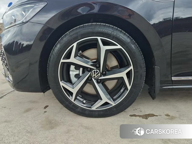Volkswagen Passat id 4253017 из Китая 16