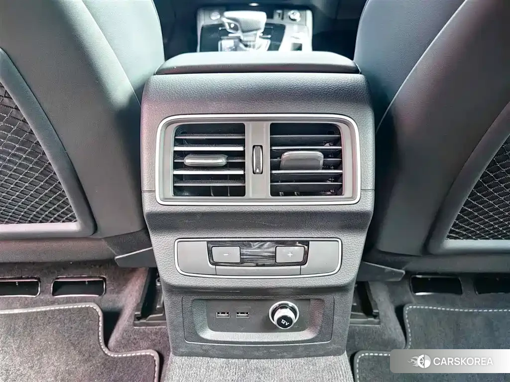 Audi Q5L id 4559805 из Китая 17