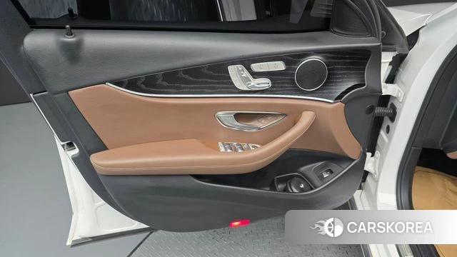 Mercedes-Benz E-Class W213 id 4471470 из Кореи 16