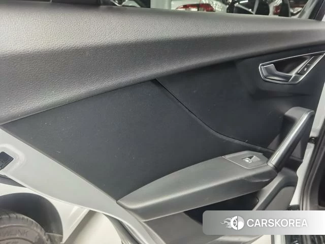 Audi Q2L id 4208809 из Китая 16