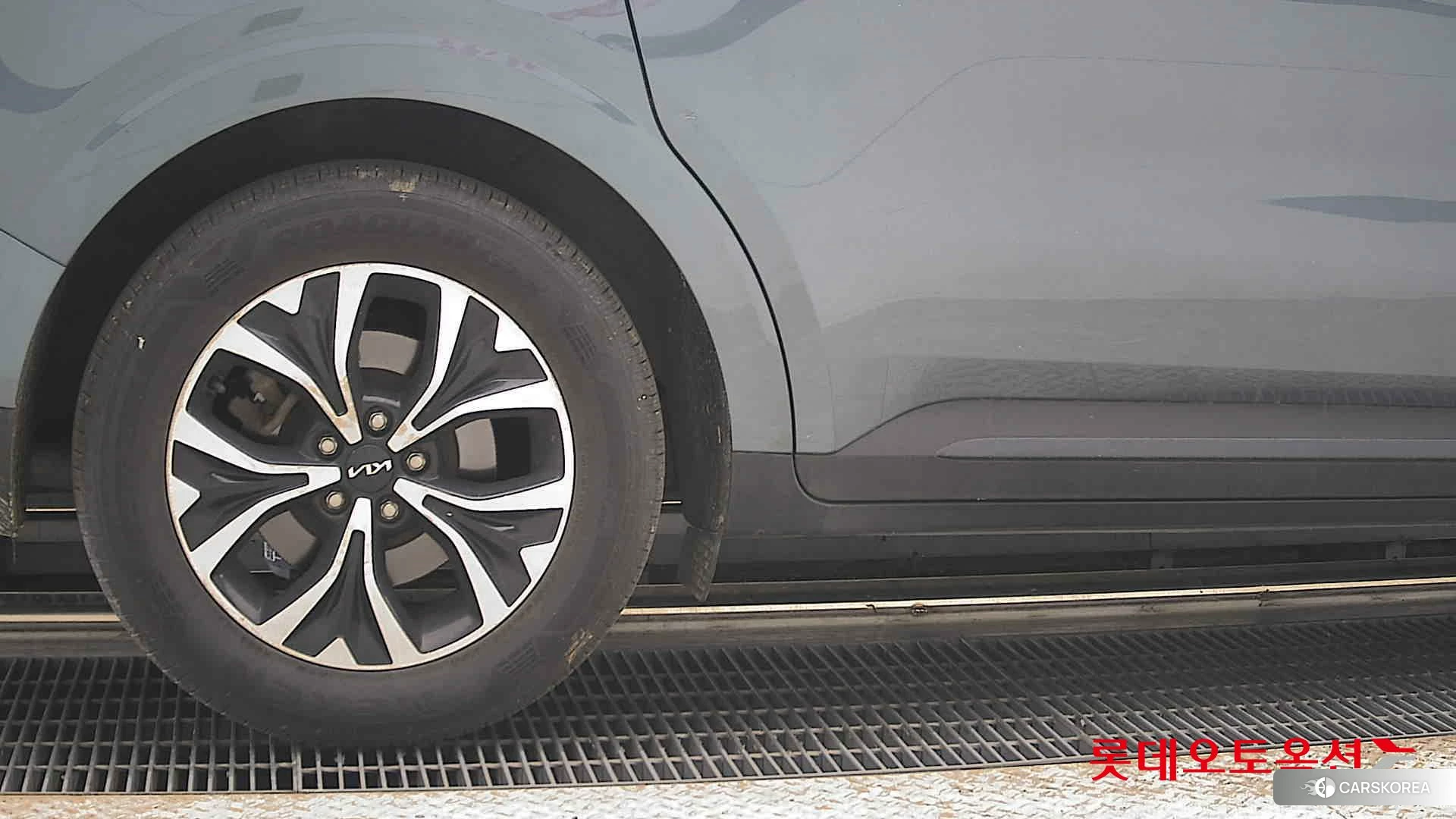 Kia Carnival id 4347343 из Кореи 16