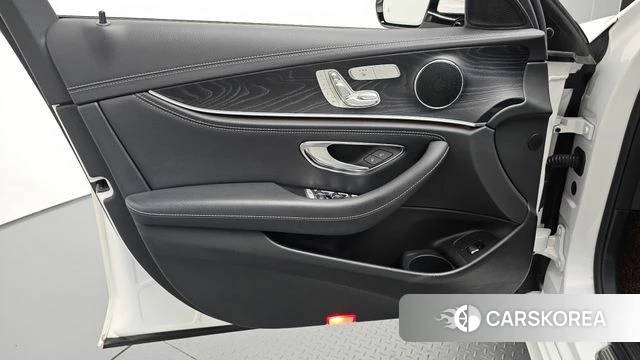 Mercedes-Benz E-Class W213 id 4848954 из Кореи 16