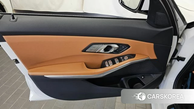 BMW 3 Series (G20) id 4494871 из Кореи 16