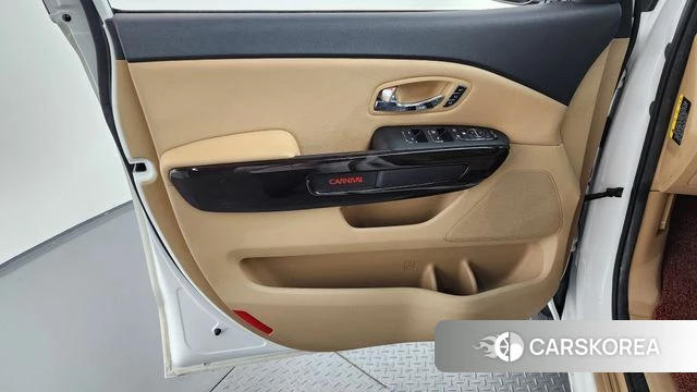 Kia The New Carnival id 4557956 из Кореи 16
