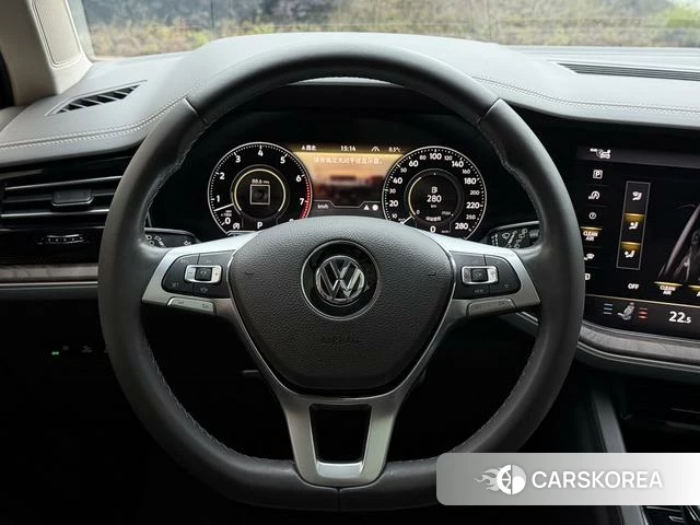 Volkswagen Touareg id 4213503 из Китая 16