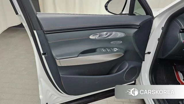 Genesis GV70 id 4283593 из Кореи 16