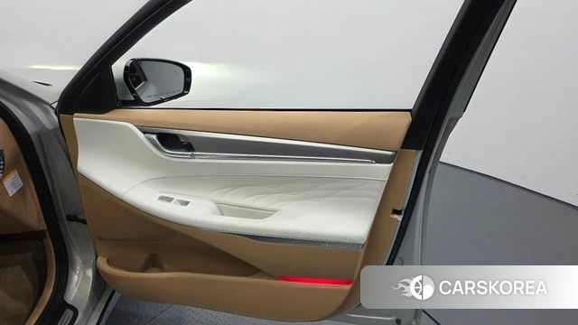 Hyundai The New Grandeur IG Hybrid id 4304424 из Кореи 16