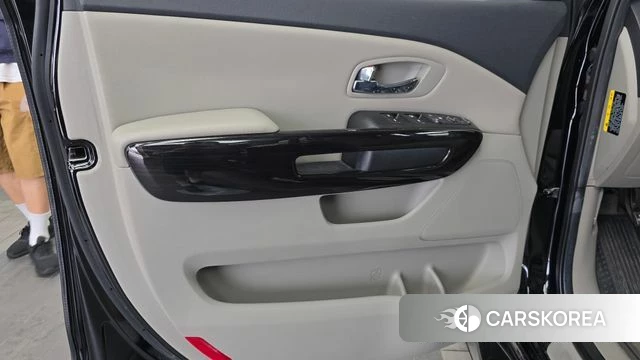 Kia The New Carnival id 4638218 из Кореи 16