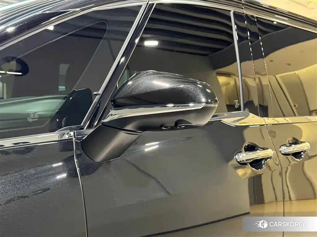 Lexus LM id 4600515 из Китая 16
