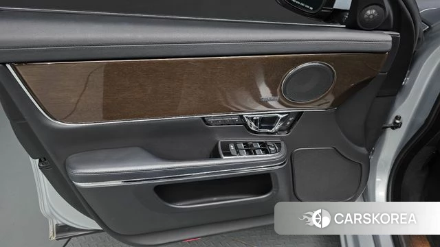 Jaguar All New XJ id 4459428 из Кореи 16