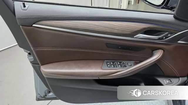 BMW 5 Series (G30) id 4895607 из Кореи 16