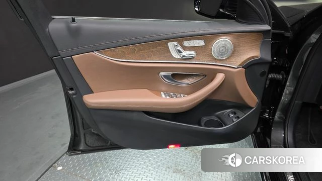 Mercedes-Benz E-Class W213 id 4293847 из Кореи 16
