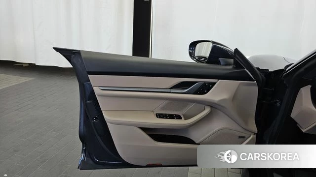 Porsche Taycan id 4862929 из Кореи 16