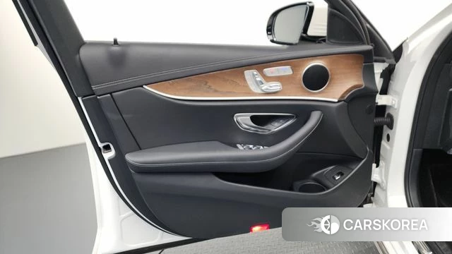Mercedes-Benz E-Class W213 id 4524750 из Кореи 16