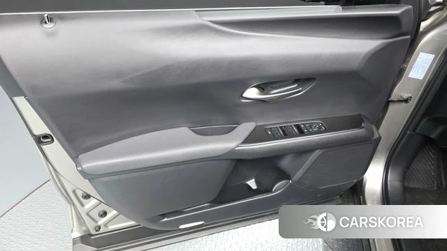 Lexus UX300h id 4462625 из Кореи 16