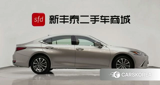 Lexus ES id 4271056 из Китая 16